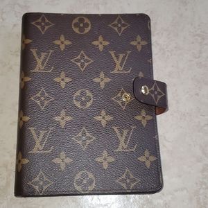 Louis Vuitton MM agenda